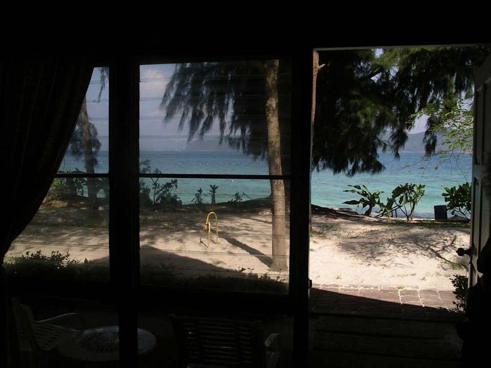 Strand vor der 'Haustür' Hotel Coral Island Resort