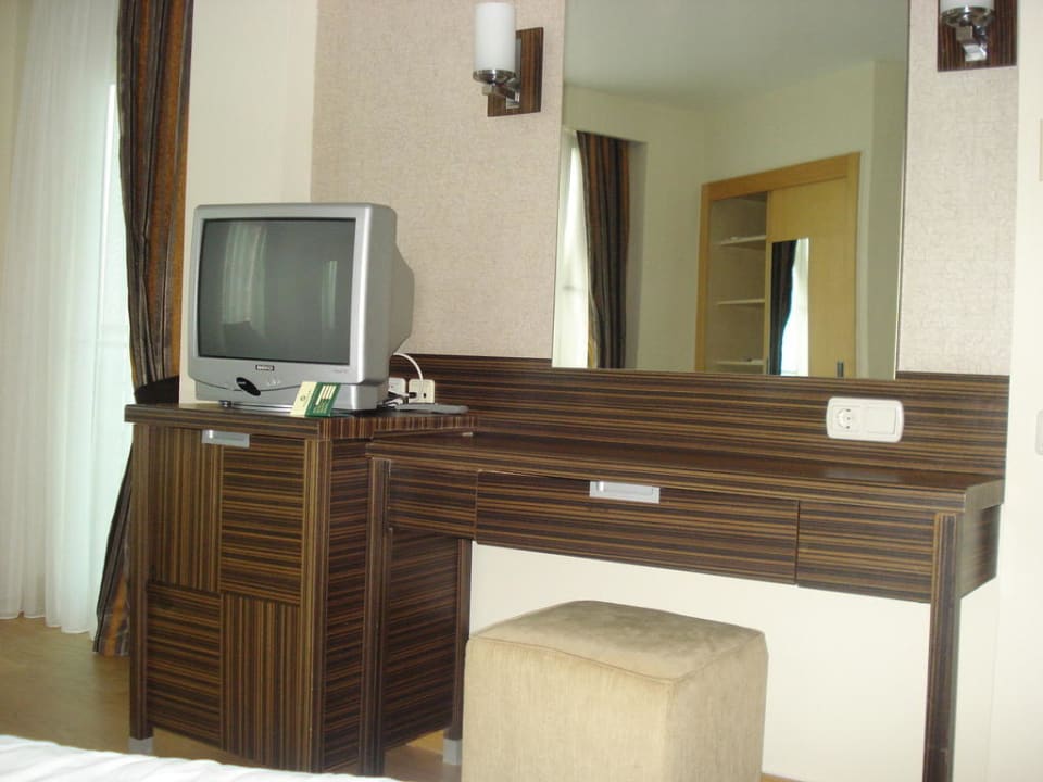 Schminkkommode im großen Zimmer Sherwood Exclusive Lara