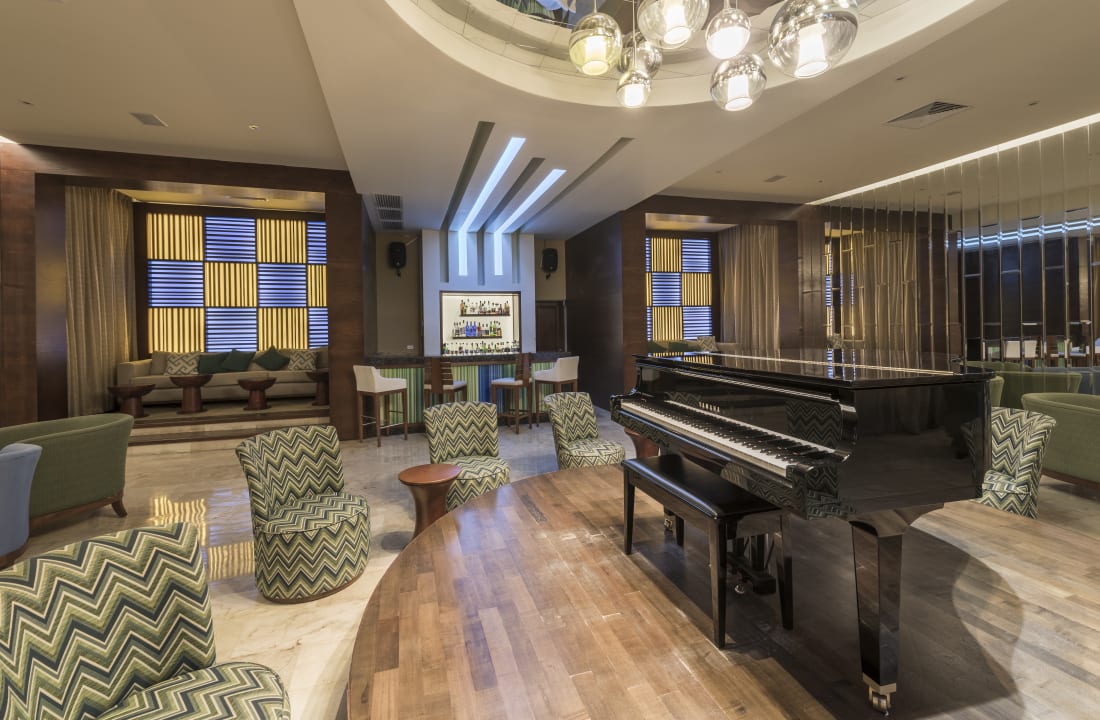 Lobby Ocean Blue & Sand