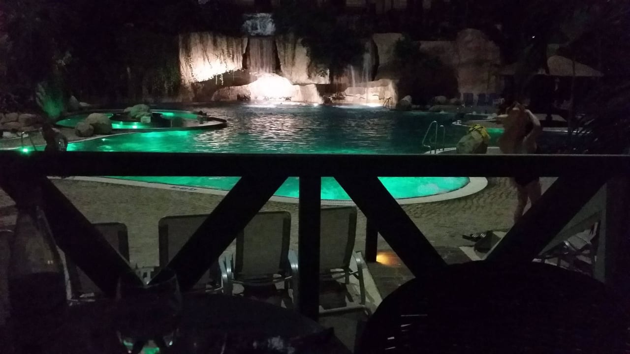 Ausblick am Abend auf die Bali-Lagune Tropical Islands Resort