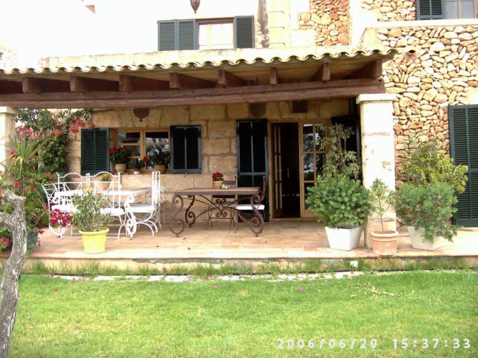 Terrasse, auf der das Frühstück gereicht wird Finca S'Antigor