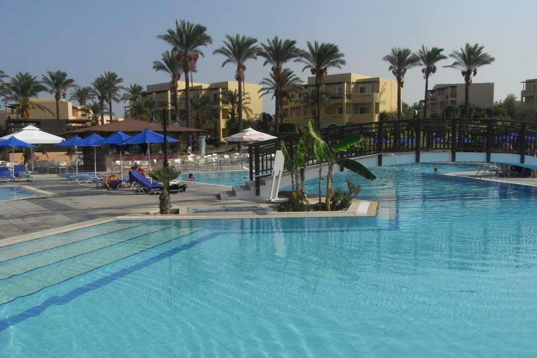 Oasis Pool  Hotel Horizon Beach Resort