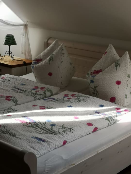 Zimmer Märchenpension Rotkäppchen & der Wolf