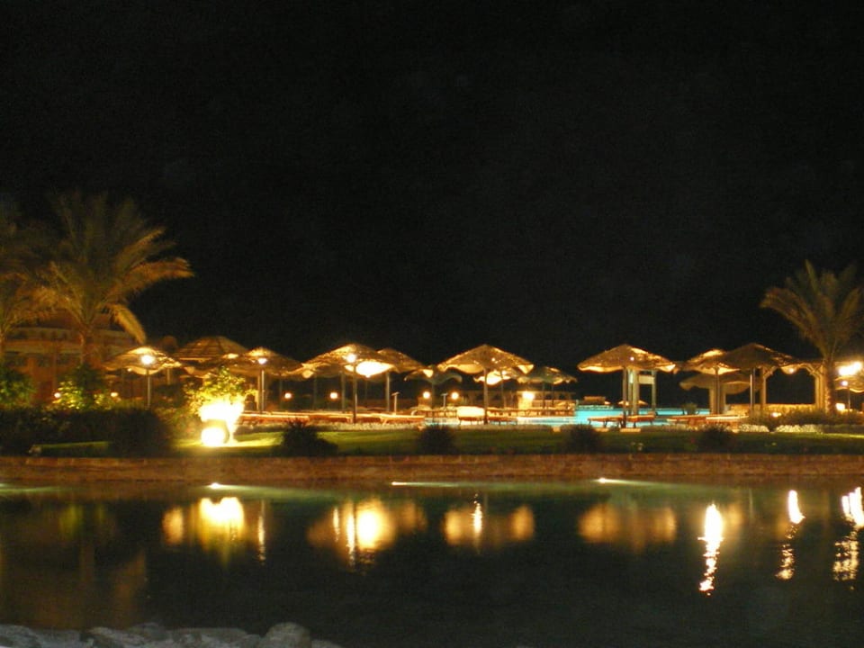 Blick über Lagune zum Pool Radisson Blu Resort, El Quseir