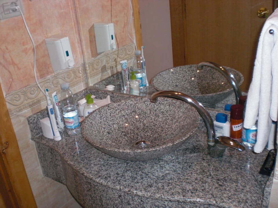 Ein Teil vom Badezimmer Pickalbatros Alf Leila Wa Leila Resort - Neverland Hurghada