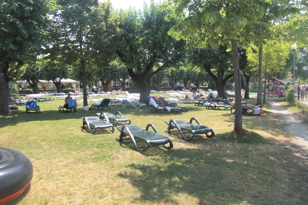 Liegewiese, Liegen sind vom Preis OK Hotel Le Mura