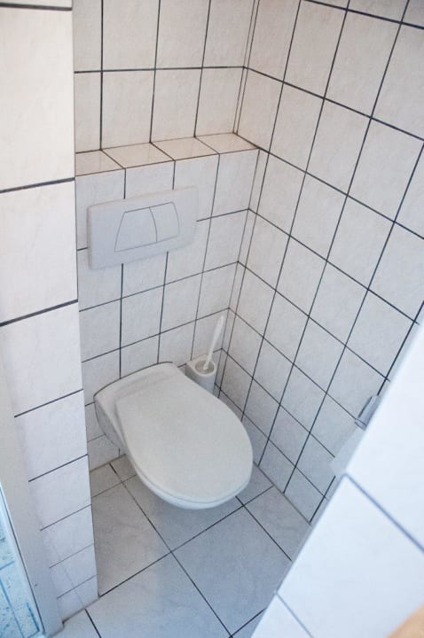 Bathroom in single room Hotel Plaza