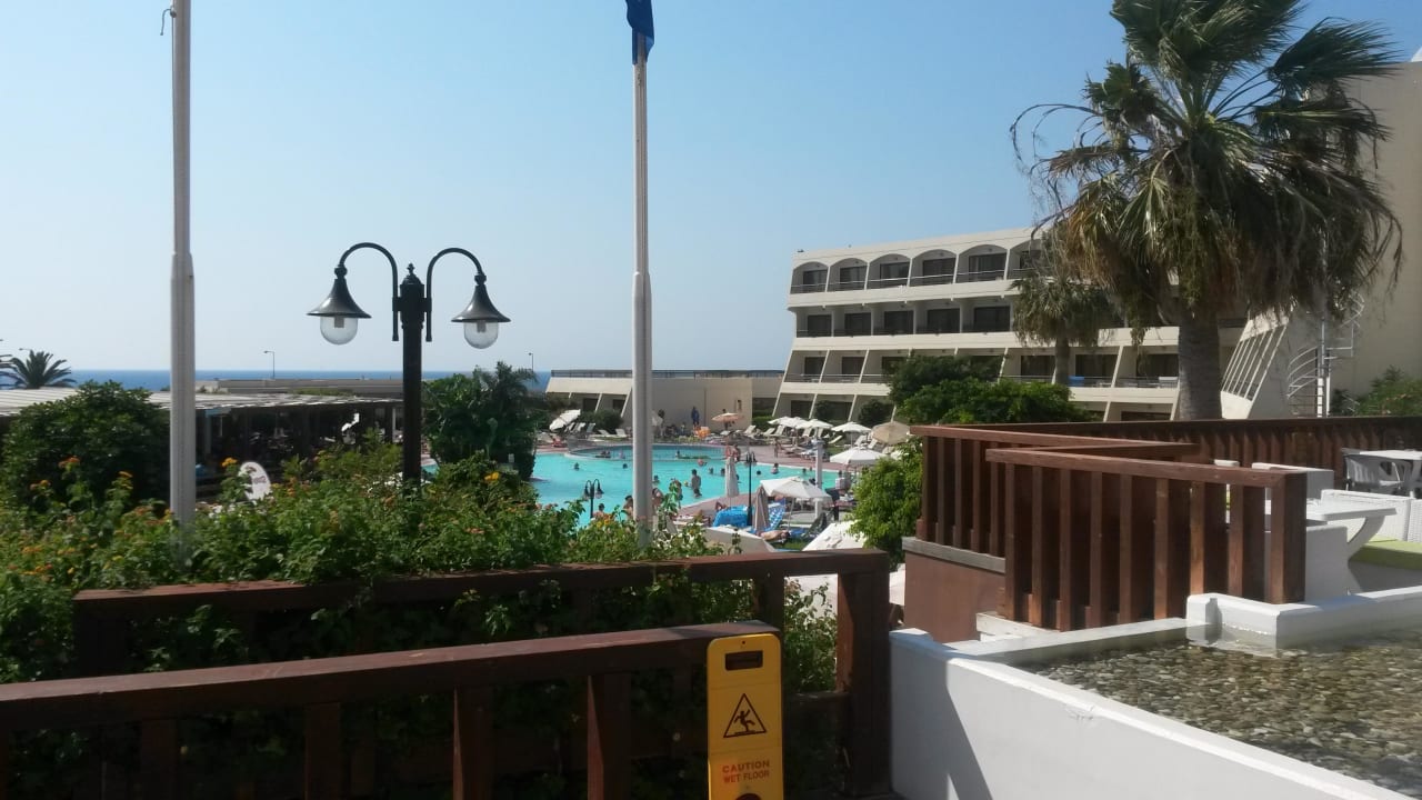 Ausblick auf Pool Sol Cosmopolitan Rhodes