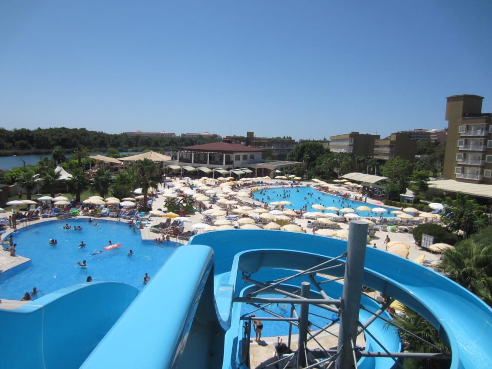 Uitzicht vanaf de hoogste glijbaan Marvida Family Eco