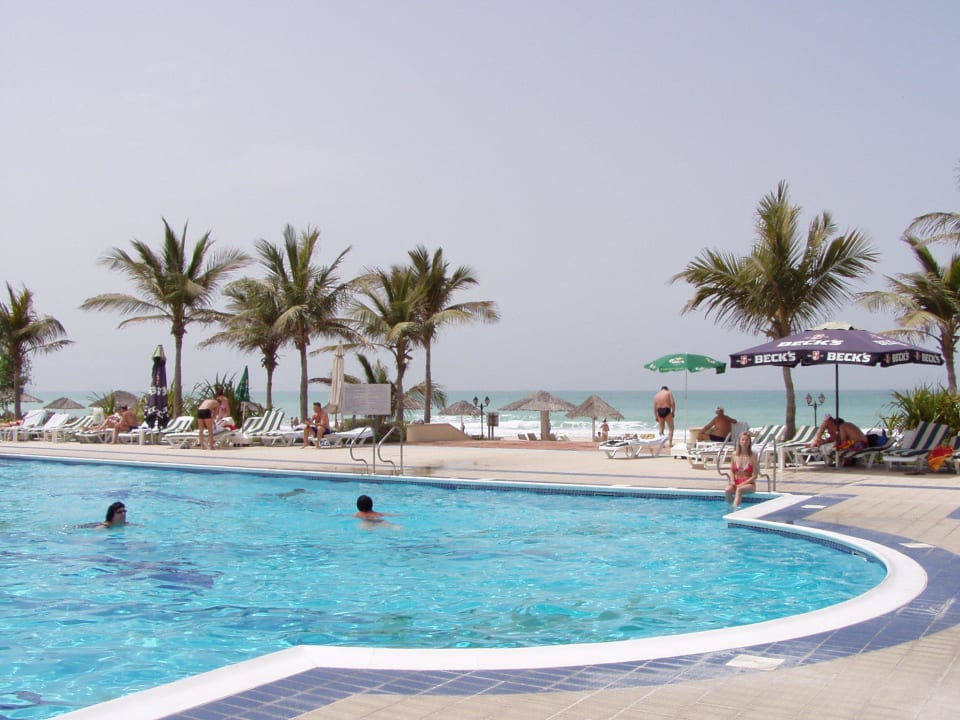 Bazén Umm Al Quwain Beach Hotel