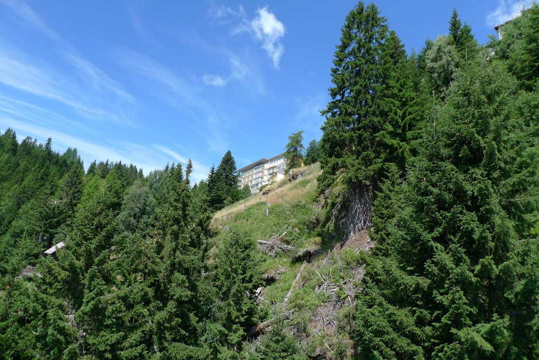 Hotel aus der Kanzelbahn fotografiert Sonnenhotel Zaubek