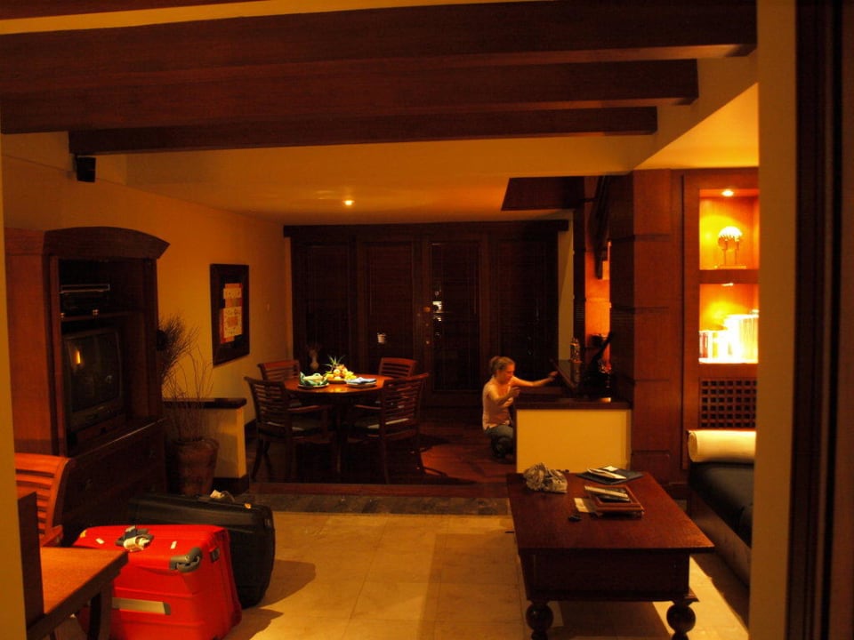 Wohn-/ Essbereich unten Pool Villa Club