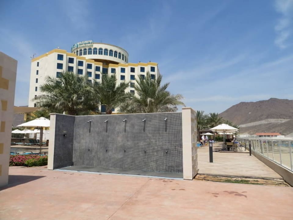 Dusche im Poolbereich Oceanic Khorfakkan Resort & Spa