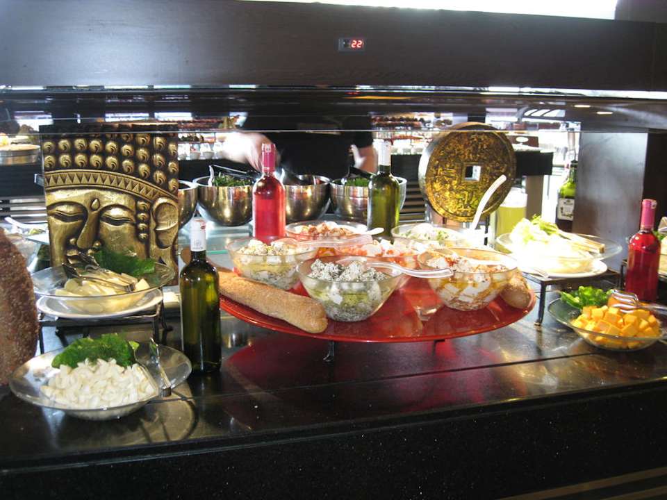 Teil des Käsebuffets Limak Lara Deluxe Hotel & Resort