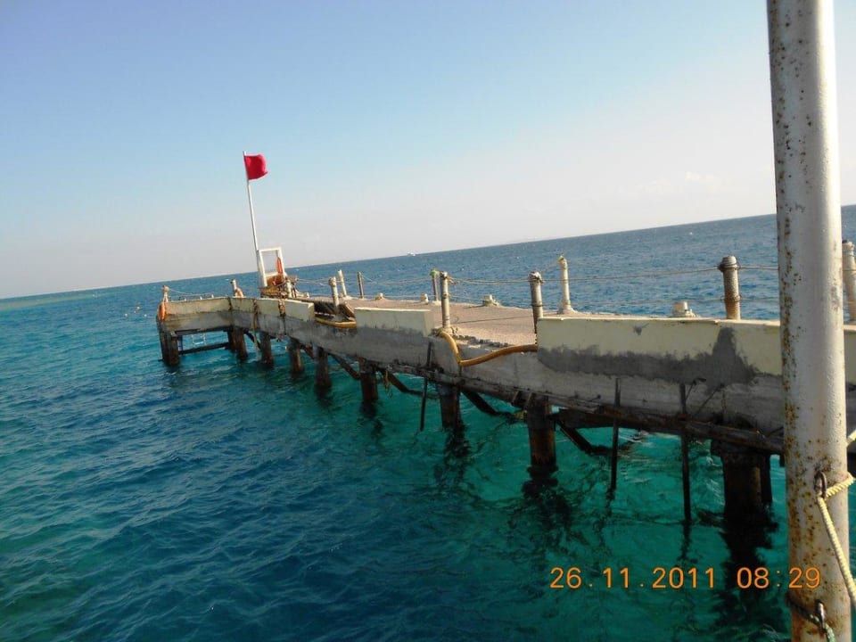 Steg zum Hausriff Baufällig Hotel Titanic Palace