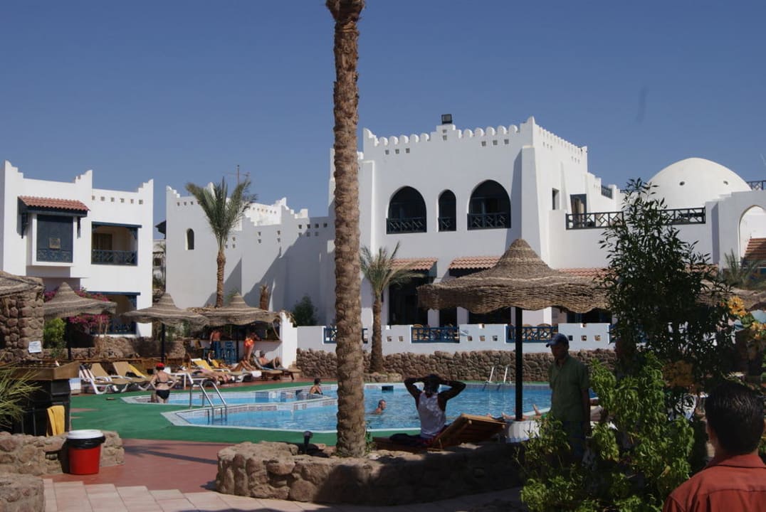 Basen pierwszy Mazar Resort & Spa