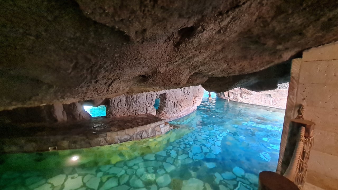Pool Club Grand Side