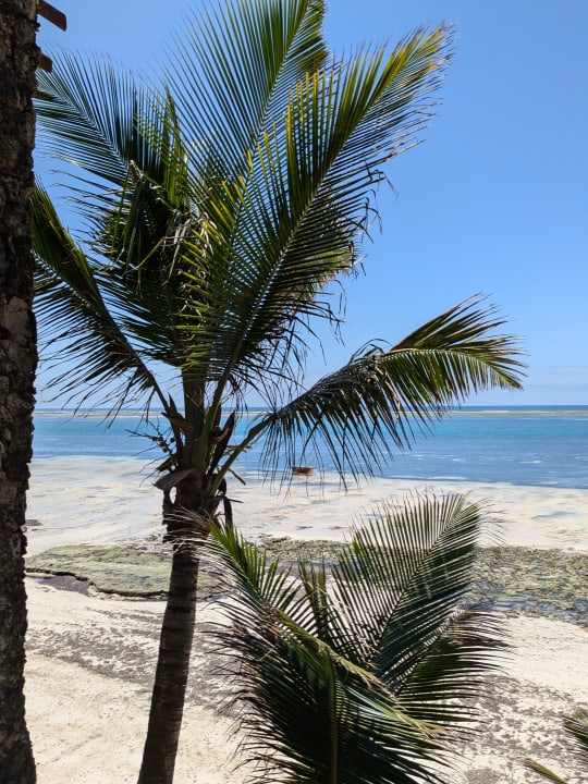 Strand Bahari Beach Hotel