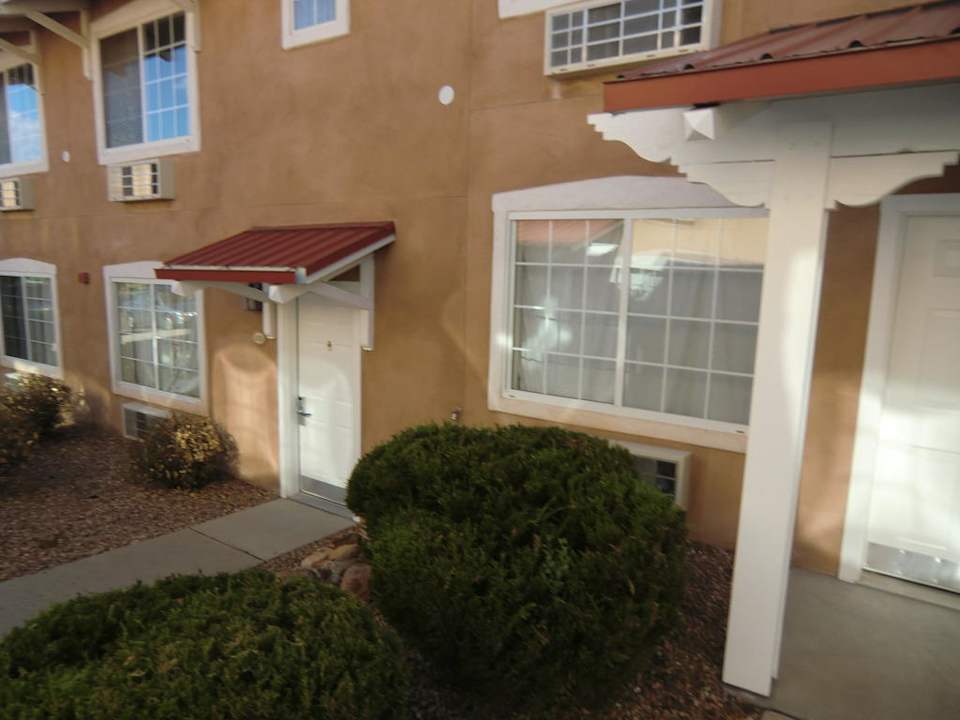 Eingang The Santa Fe Suites