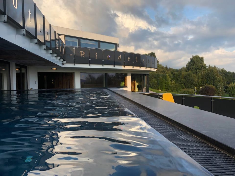 Pool 1. Bier & Wohlfühlhotel Gut Riedelsbach