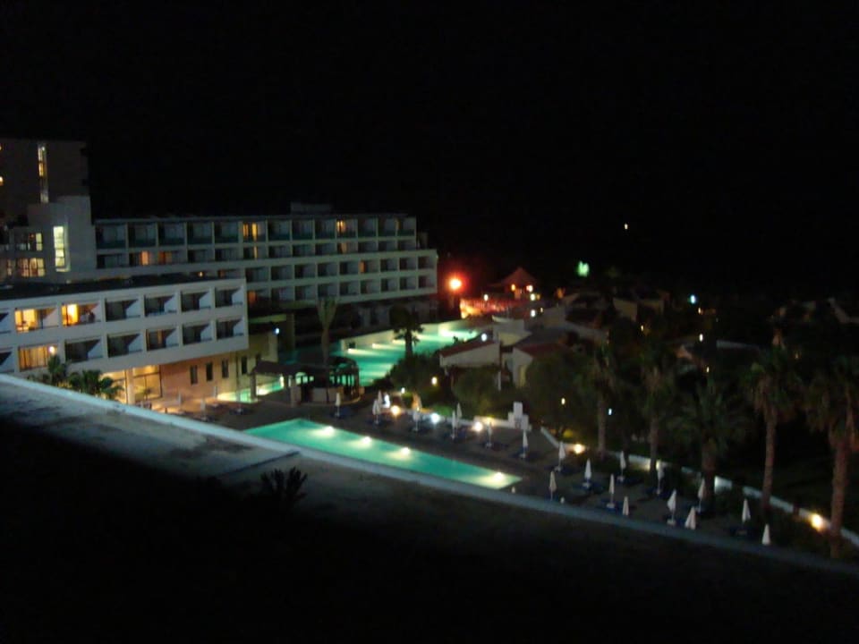 Ausblick bei Nacht! Schön! Grecotel LUXME Dama Dama