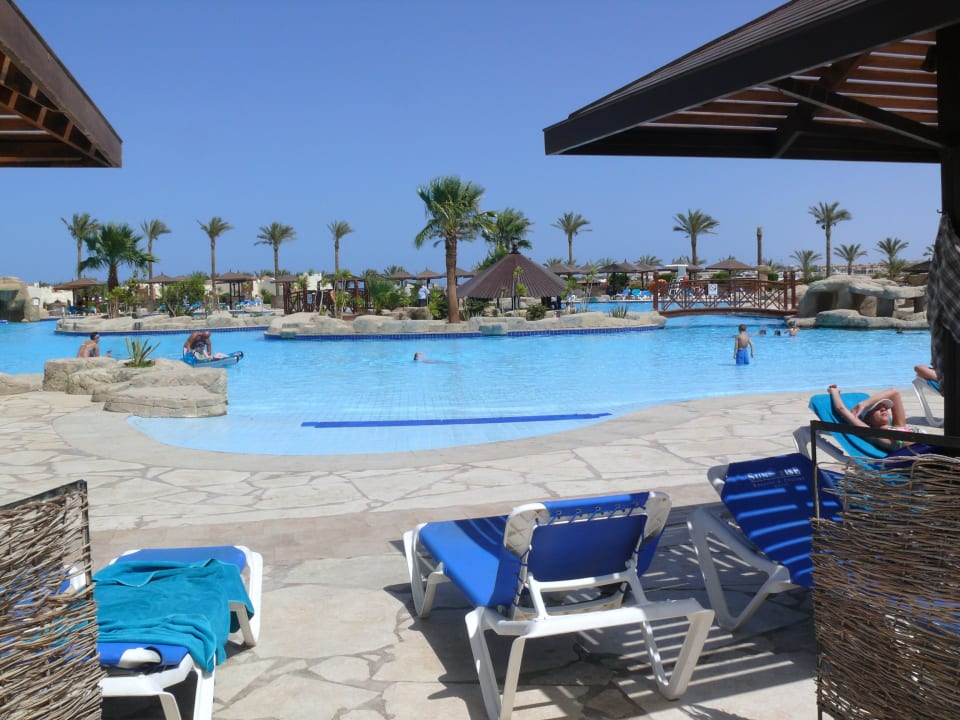 Widok na brodzik SUNRISE Royal Makadi Resort