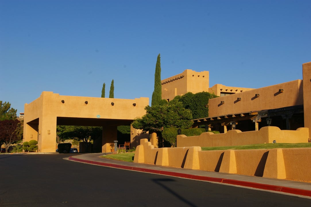 Hotelauffahrt Courtyard Page at Lake Powell