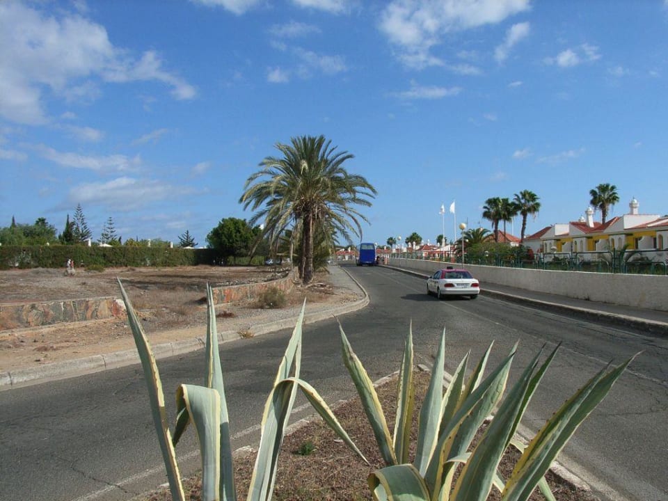 Strasse zum Sandy Golf Bungalows Cordial Sandy Golf