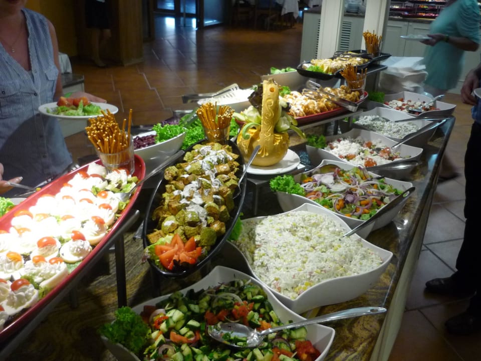 Teil der Salatauswahl HVD Clubhotel Miramar