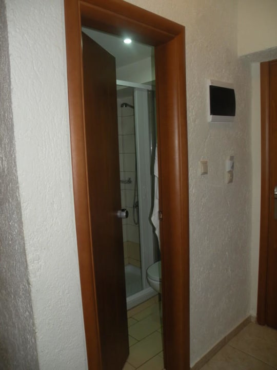 Wejście do łazienki Hotel Heliotrope