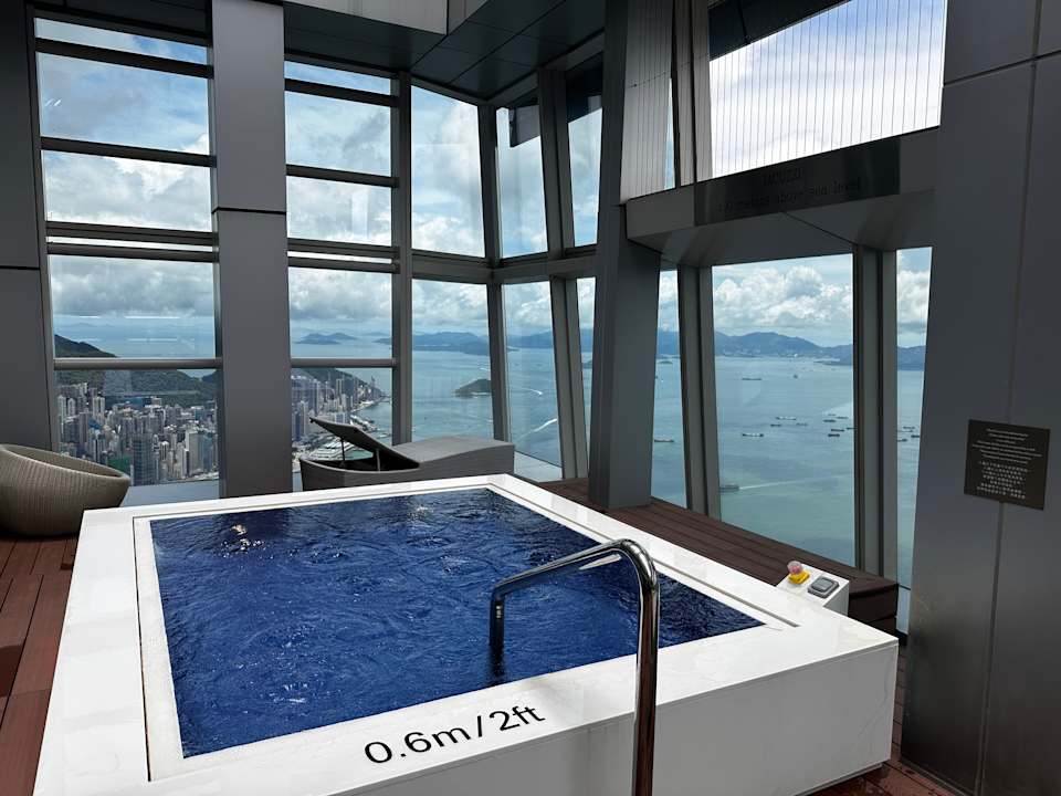 Pool Hotel The Ritz-Carlton Hongkong