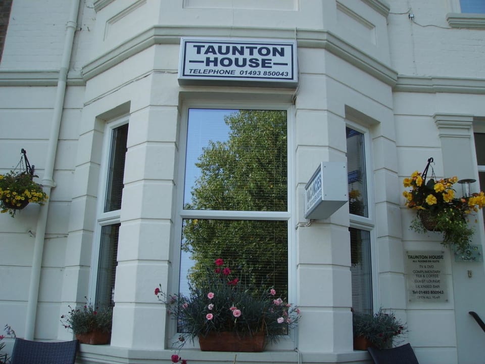 Taunton House Taunton House - Adults only