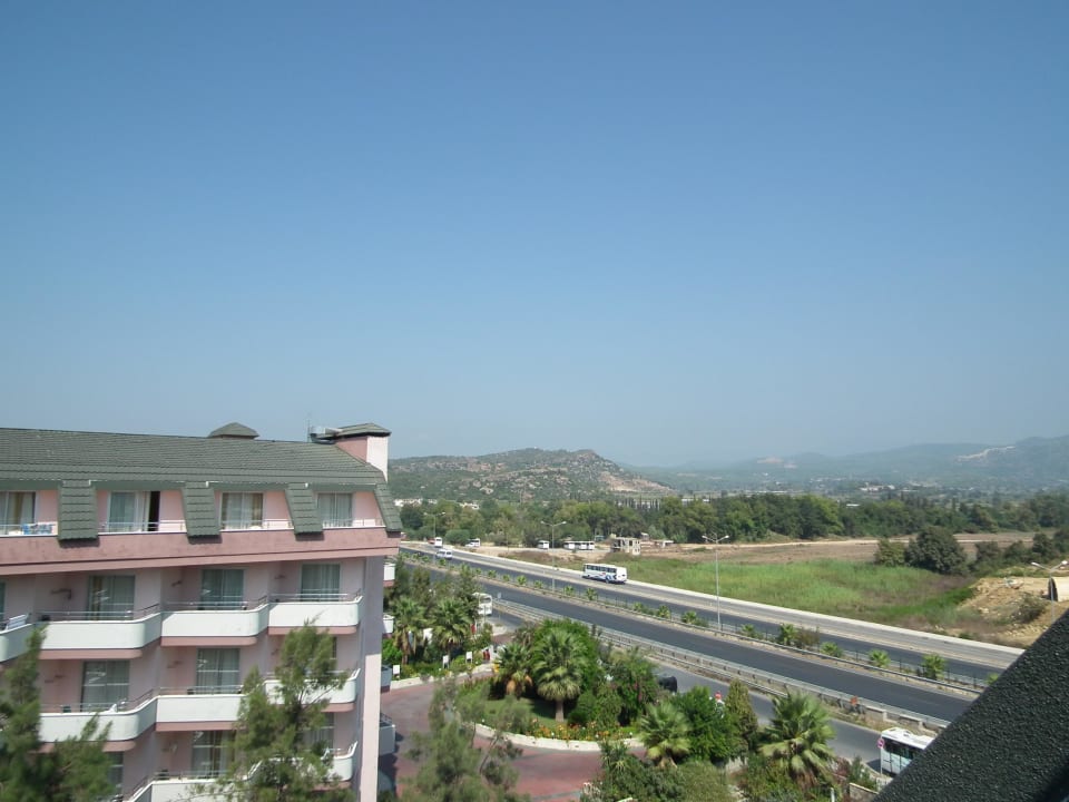 Z jednej izby vyhlad na cestu Hotel Meryan