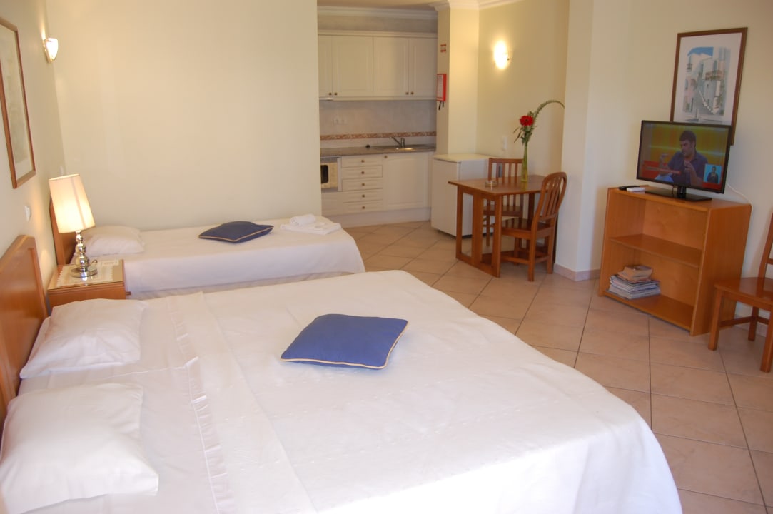 Zimmer Apartments Canavial I & II