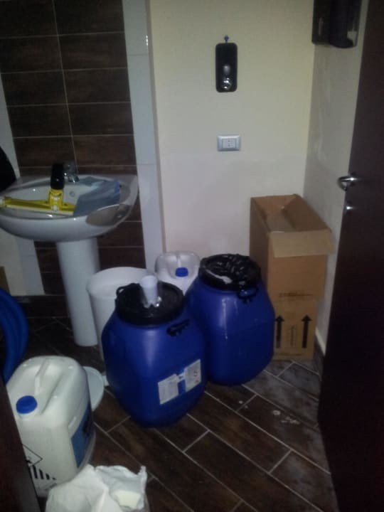 Sportraum WC  Nuraghe Apartments