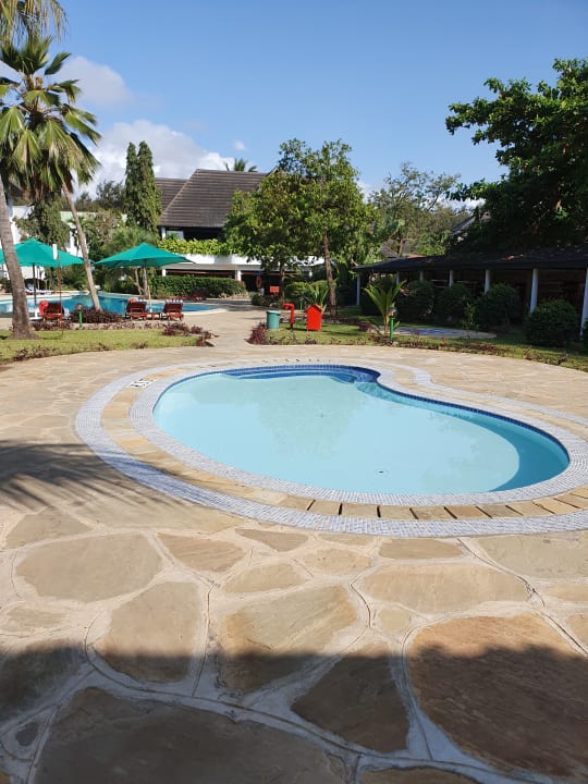 Pool Hotel Traveller's Club