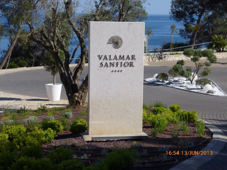 Stein vor Hotel Valamar Sanfior Hotel & Casa