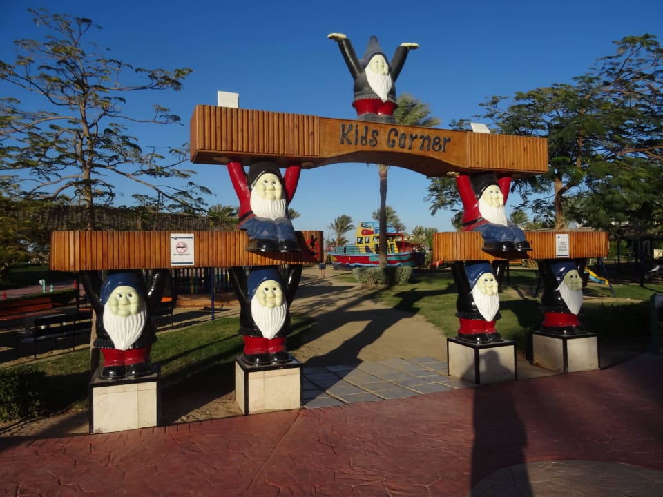 Kinderpielplatz Desert Rose