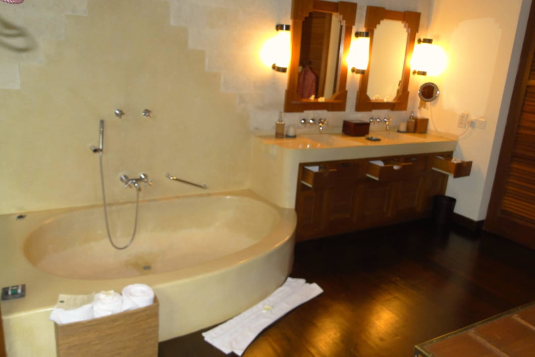 Bad Hanging Gardens of Bali