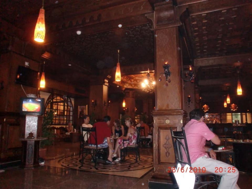 Lobbybar aber nichts für Nichtraucher Pickalbatros Alf Leila Wa Leila Resort - Neverland Hurghada