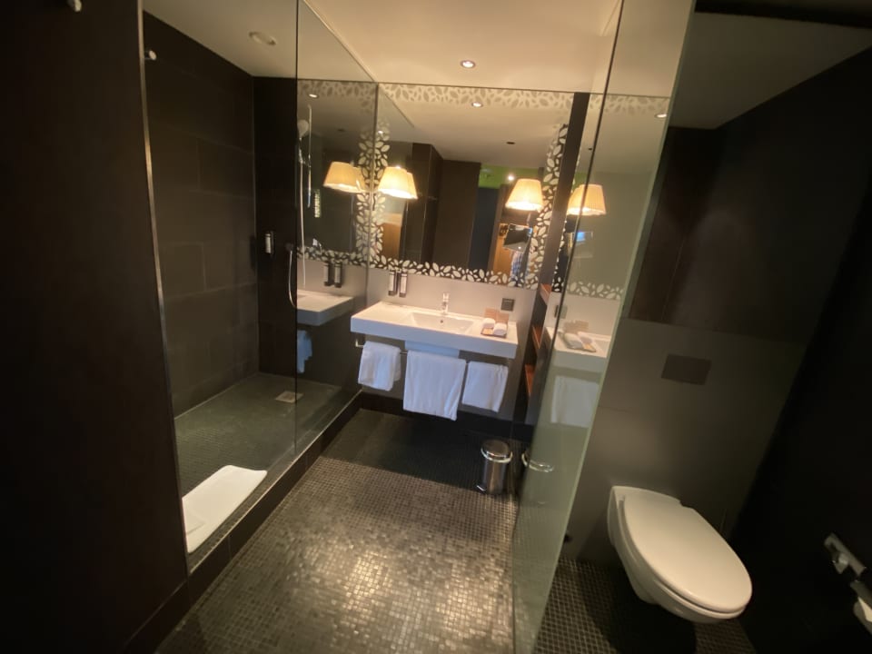 Zimmer Mövenpick Hotel Stuttgart Airport