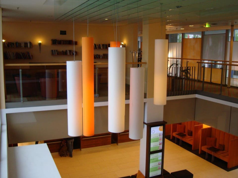 Lobby Hotel Courtyard by Marriott Linz