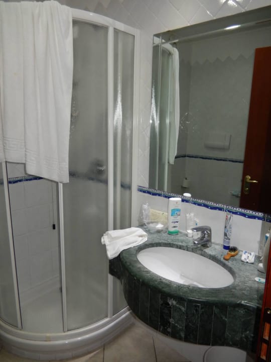 Zimmer 327, Bad/Dusche Hotel Le Palme