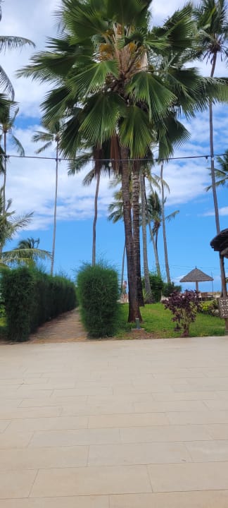 Pool TUI Blue Bahari Zanzibar