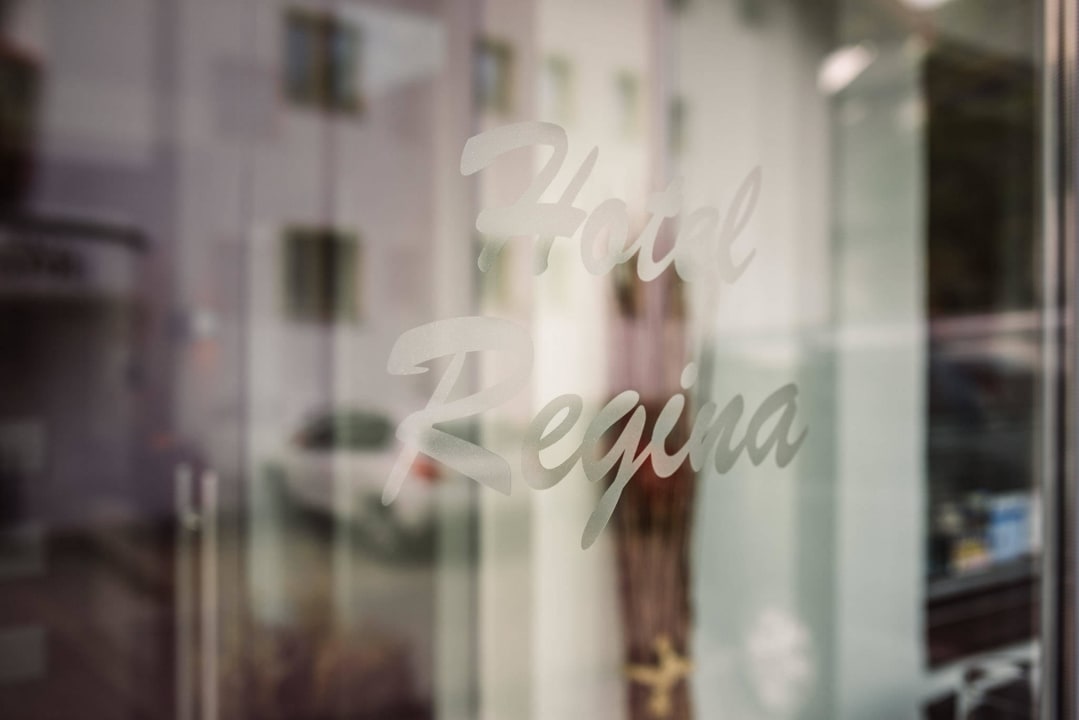 Eingang Hotel Regina