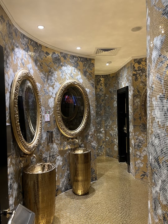 Lobby Azura Deluxe Resort & Spa Hotel