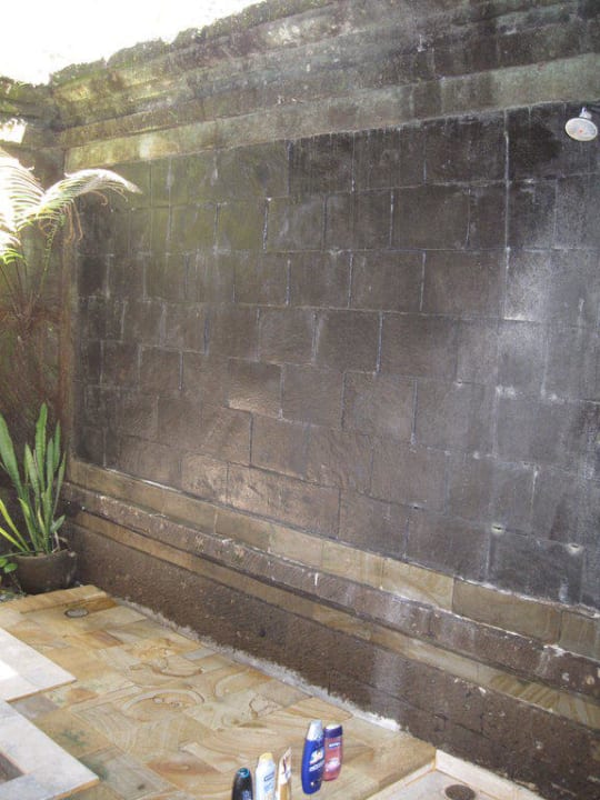 Außendusche Ubud Village Hotel