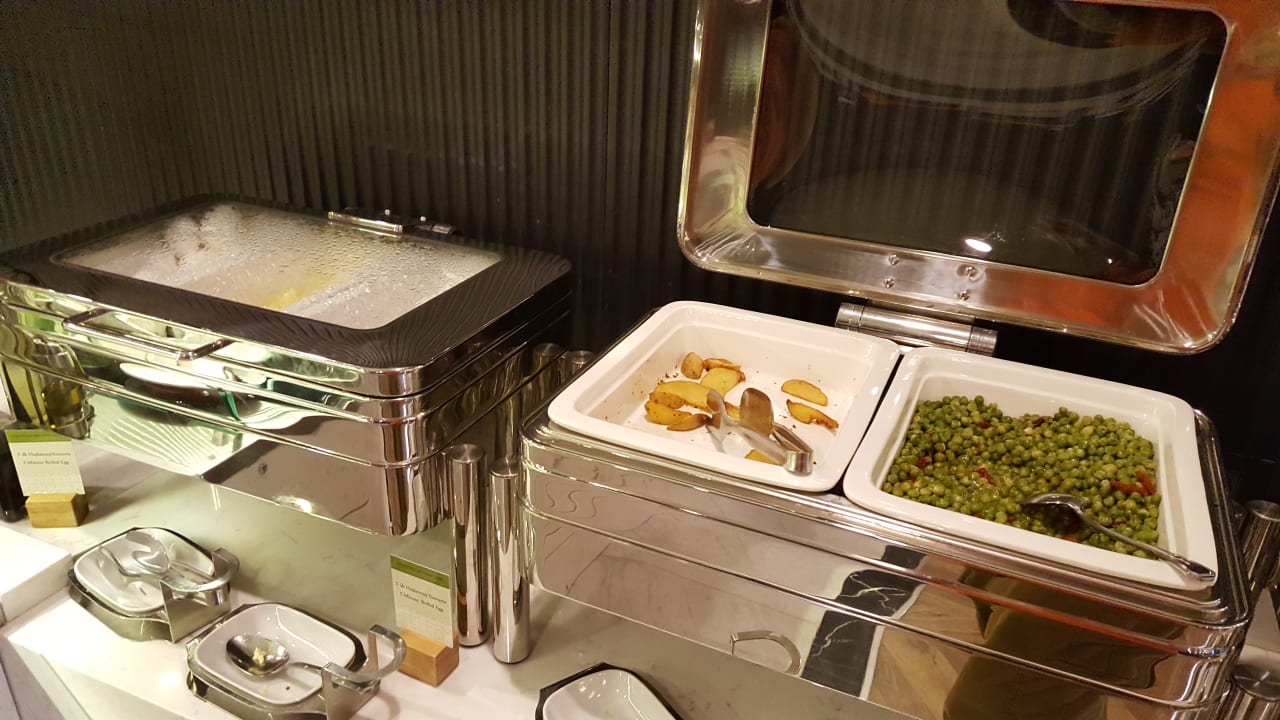 Frühstück... DoubleTree by Hilton Hotel Izmir Airport