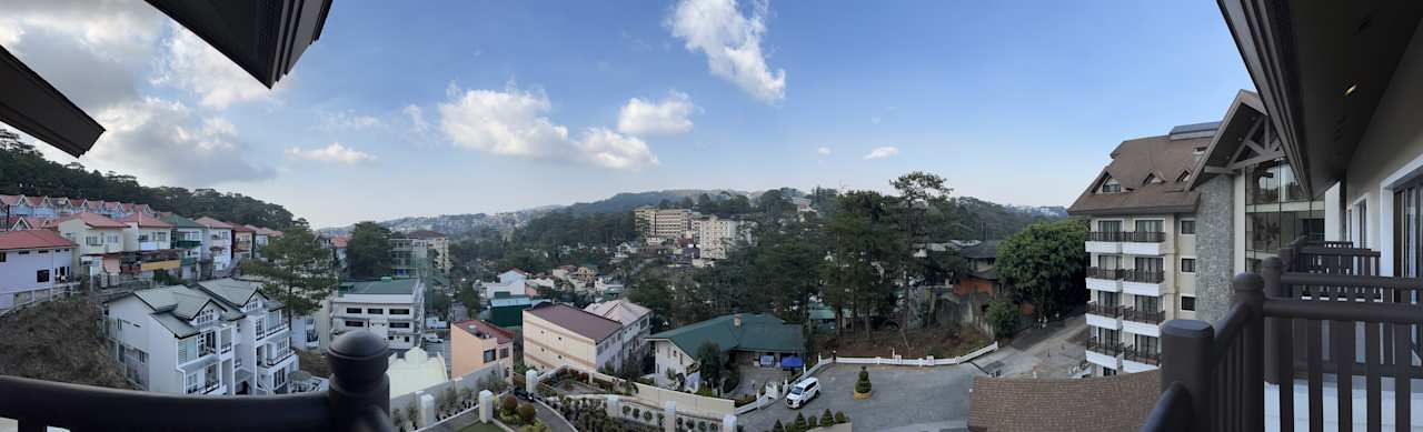 Ausblick Azalea Hotels & Residences Baguio