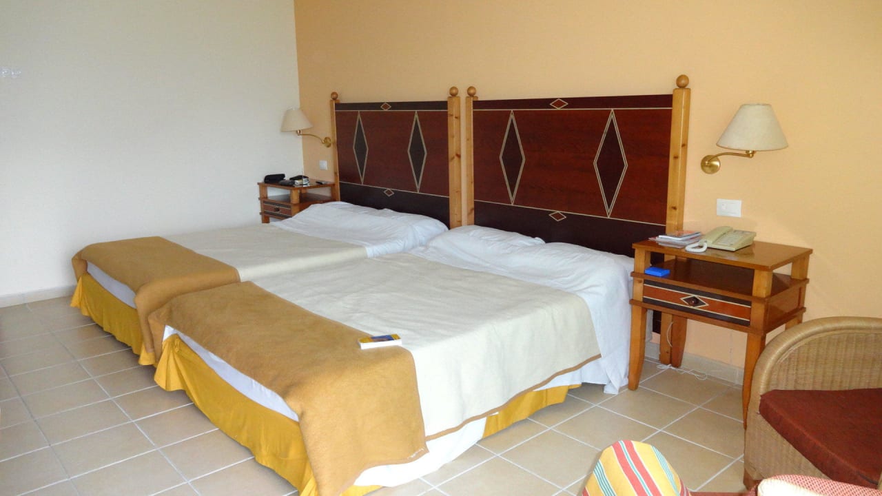 Riesen Zimmer, hier die Betten Blau varadero - Adults only